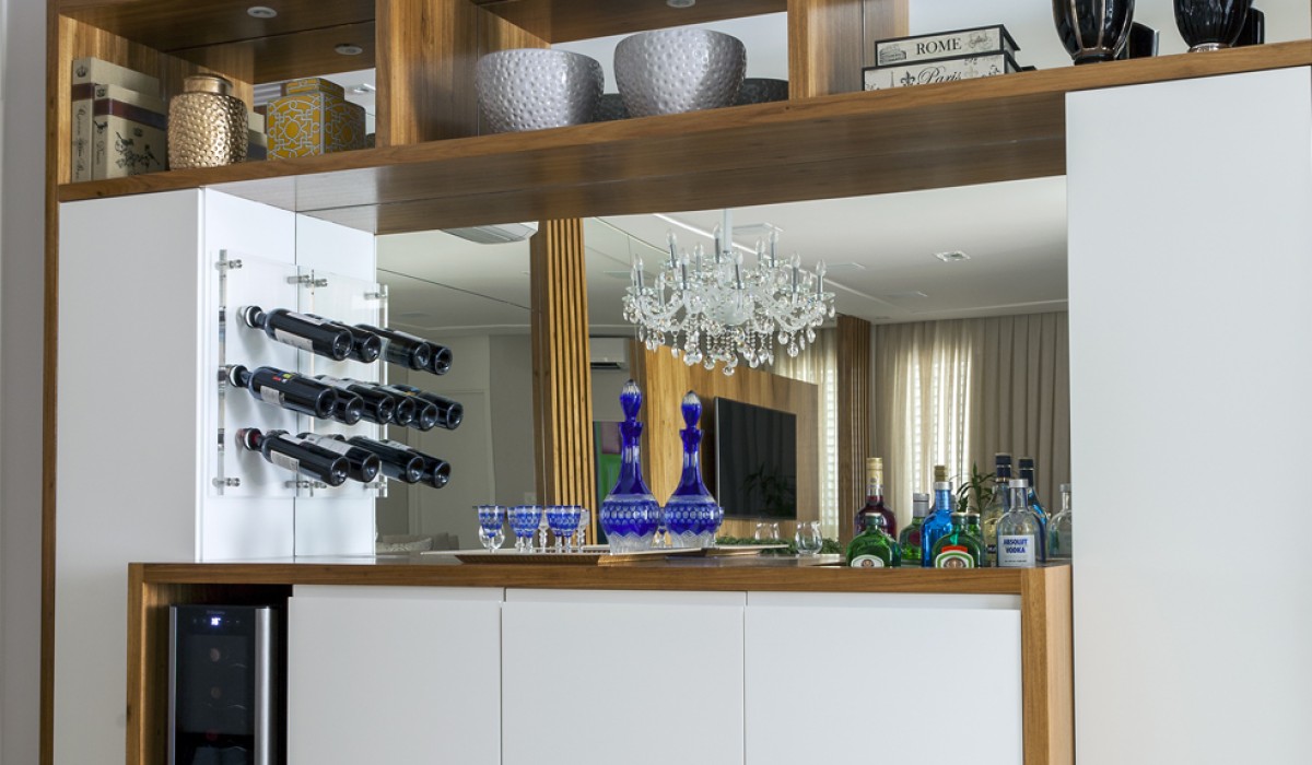 Minibar: Saiba como criar um espaço para apreciar bebidas e reunir os amigos
